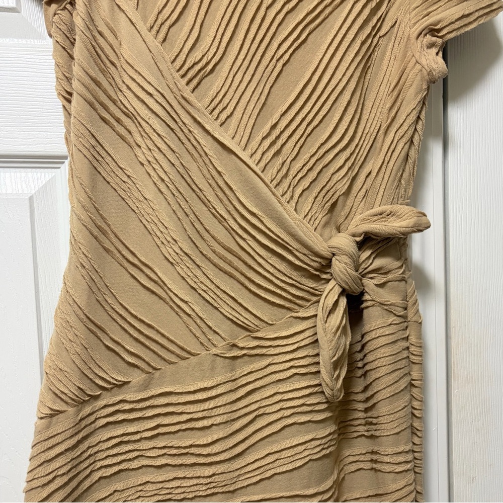 Casual Classic Tan Dress with tie for slimming - Picture 2 of 3